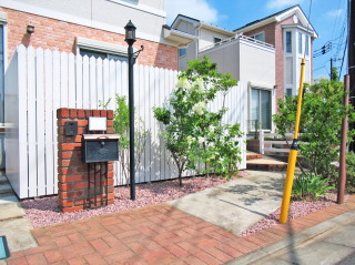 庭をアメリカンフェンスで目隠し