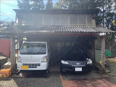 車庫代わりに使用していた古い小屋