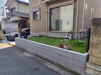土留めのみで庭が丸見えだった施工前