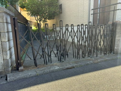 ゲートが歪んで使用出来ない施工前のカーゲート