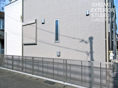 敷地境界にフェンスを設置