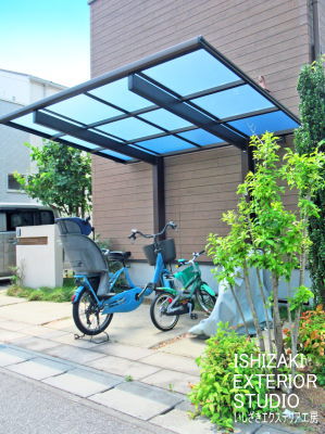 酷暑を考えて熱線遮断ポリカーボネート屋根をセレクト
