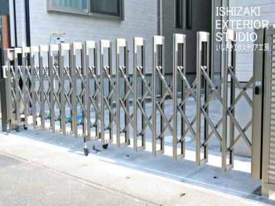 LIXILの伸縮門扉「アルシャインⅡM型」