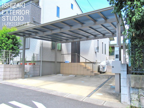 2台用カーポートを台形納まりに加工設置