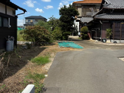 隣地や駐車場との境界が分かりづらかった施工前