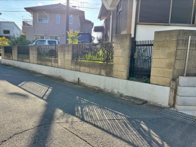 基礎＋ブロック6段＋フェンスの施工前