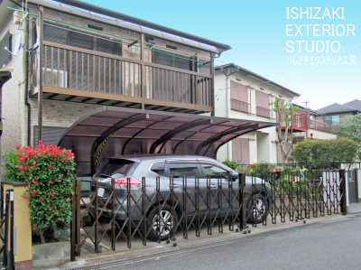 ブロンズカラーで統一したゲート