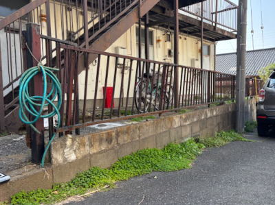 施工前の道路境界フェンス