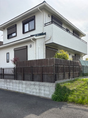 経年劣化した施工前の木製フェンス