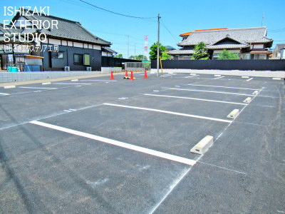 アスファルトを敷設した賃貸用の駐車場