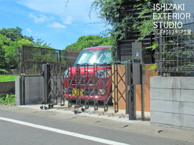 伸縮門扉を設置した施工後