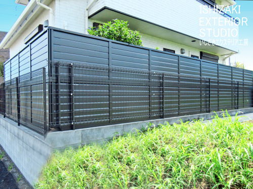 木製からお手入れが楽なアルミフェンスにお取替え