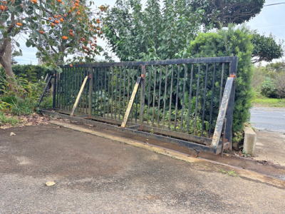 経年劣化が目立った既存のゲート