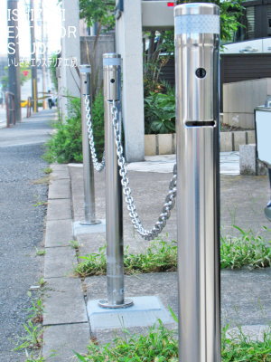 車庫の防犯対策用チェーンゲート