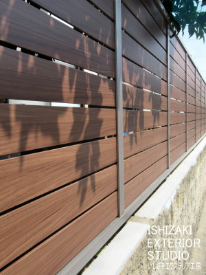 LIXIL「フェンスAB　YS3型」の目隠しフェンス