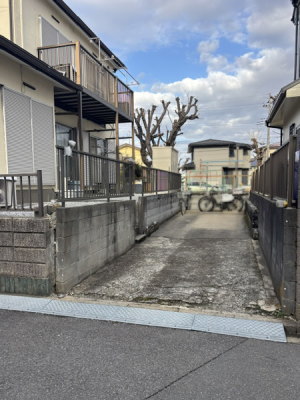 自転車を車庫の奥に置いていた施工前