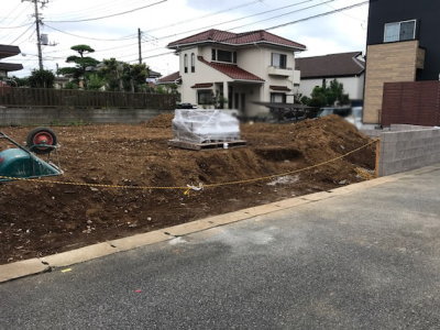 建物竣工前の土のみの状態