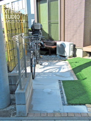 道路側からの自転車置場の様子