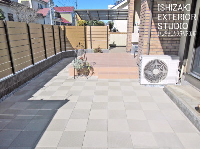 庭のほぼ全面をテラスにリフォーム後の庭