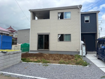 道路から丸見えだった施工前の庭