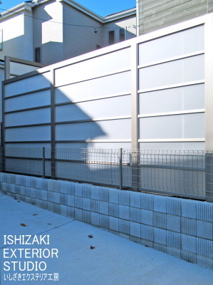 プラスG「Gスクリーン横格子」H24