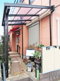 木調テラス屋根と手すりで可愛い店舗にリフォーム　柏市A邸